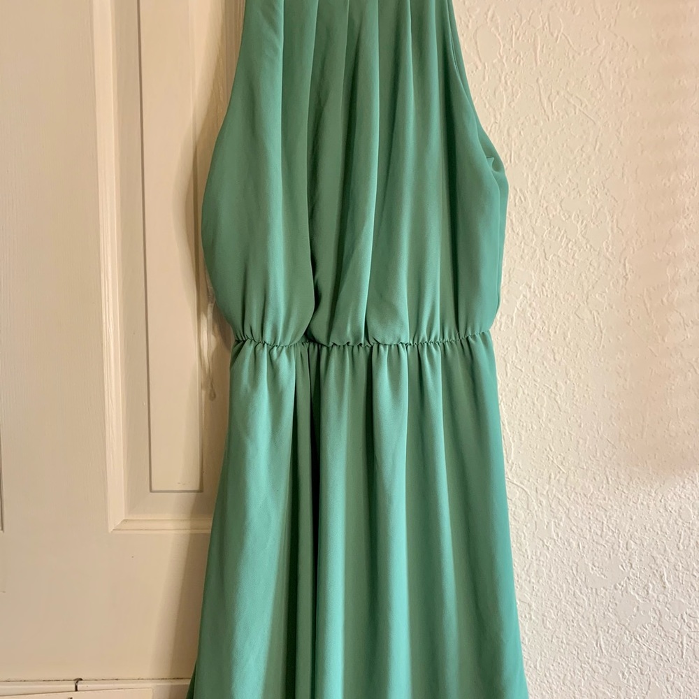 Women’s knee-length comfy green dress. Worn once.